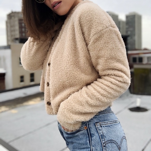 🆕Solange Nude Teddy Cardigan - Picture 2 of 8